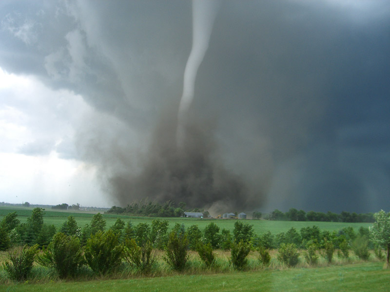 Supercell tornado